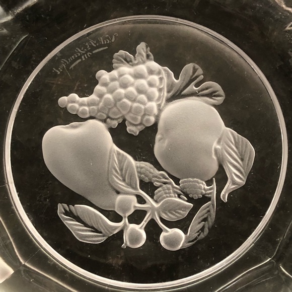 Vintage Val St. Lambert Crystal Bowl with Frosted Flower Center - Picture 3 of 6